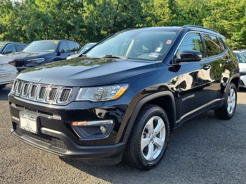 Used 2018 Jeep Compass Latitude w/ Popular Equipment Group AWD/4WD image 3