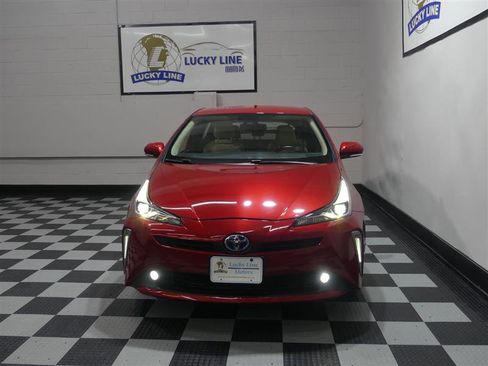 Used 2020 Toyota Prius XLE image 2