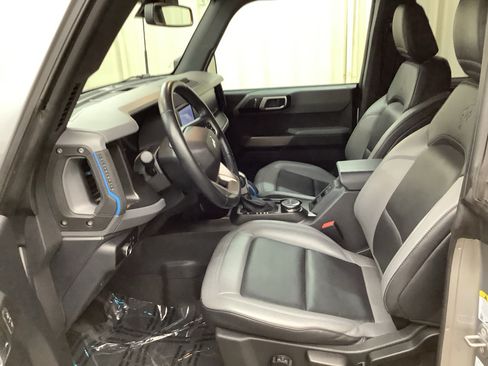 Used 2023 Ford Bronco Black Diamond AWD/4WD image 13