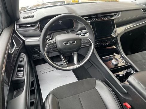 Certified 2023 Jeep Grand Cherokee L Laredo image 21