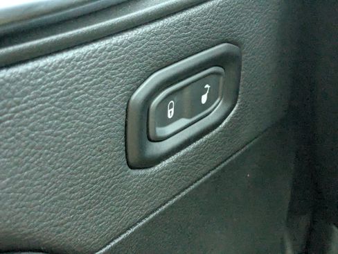 Used 2021 Jeep Gladiator Overland AWD/4WD image 30