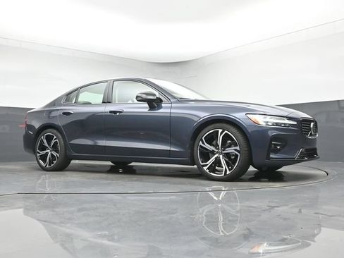 Used 2024 Volvo S60 B5 Plus w/ Climate Package FWD image 10