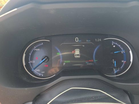 Used 2024 Toyota RAV4 LE AWD/4WD image 7