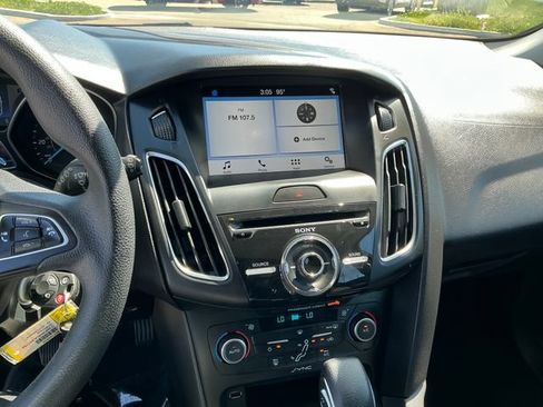 Used 2018 Ford Focus SEL FWD image 17