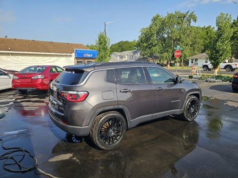Used 2019 Jeep Compass Latitude w/ Cold Weather Group FWD image 12