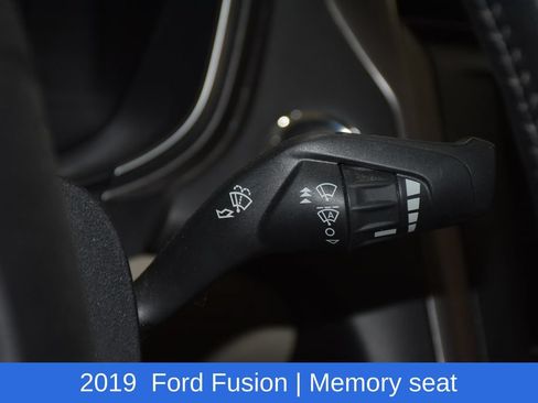 Used 2019 Ford Fusion SEL FWD image 11