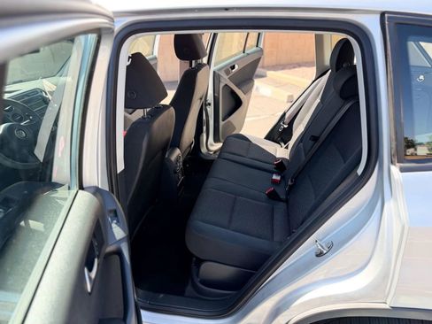 Used 2012 Volkswagen Tiguan S image 9