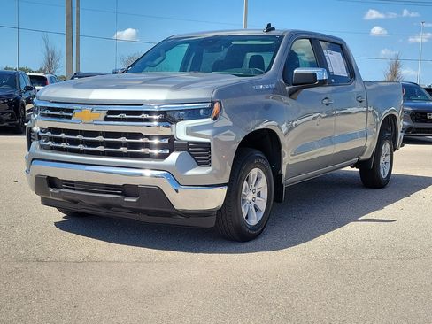 Used 2025 Chevrolet Silverado 1500 LT image 3