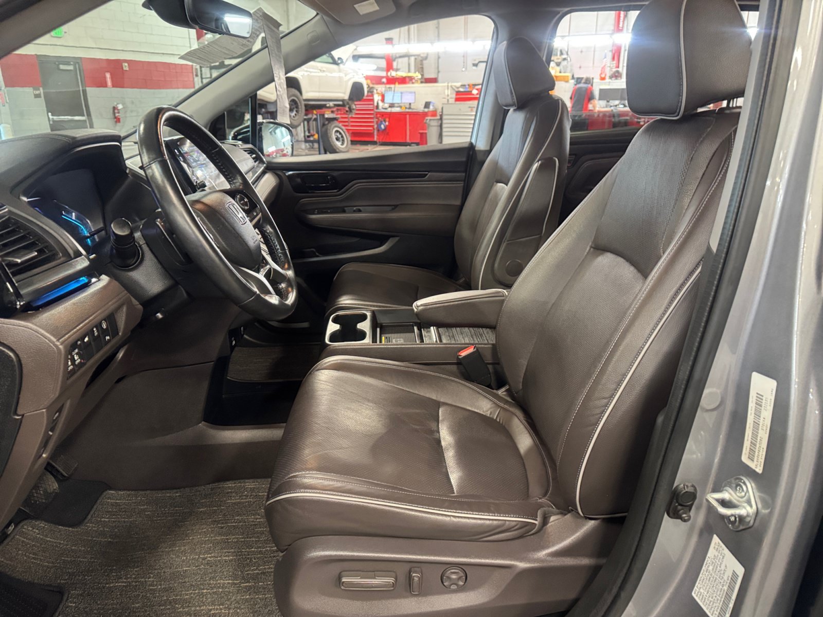 Used 2023 Honda Odyssey Elite image 14