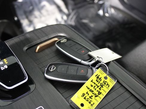 Used 2024 Nissan Ariya FWD image 12