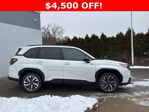 New 2025 Subaru Forester Touring image 2