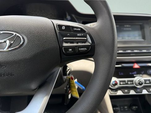 Used 2020 Hyundai Elantra SE FWD image 33
