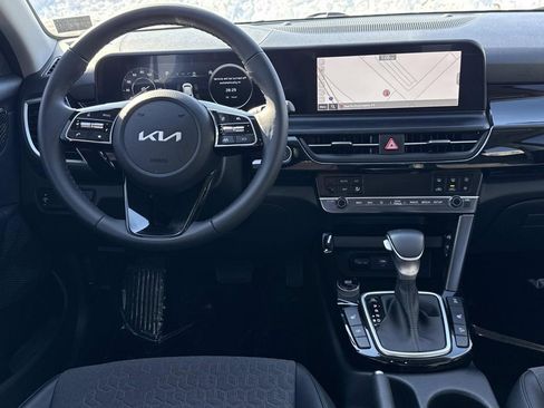 Used 2024 Kia Seltos S AWD/4WD image 3