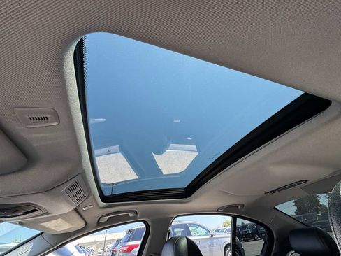 Used 2015 BMW 528i Sedan image 38