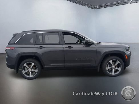 New 2026 Jeep Grand Cherokee Limited w/ Luxury Tech Group II AWD/4WD image 3