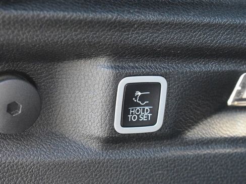 Used 2022 Jeep Grand Cherokee L Limited image 25