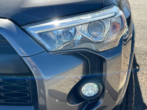 Used 2019 Toyota 4Runner SR5 Premium image 11