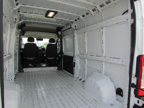 Used 2025 RAM ProMaster 3500 w/ Convenience Group image 28