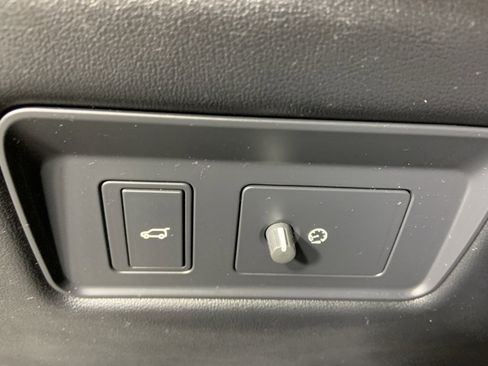 Used 2019 Land Rover Range Rover Sport HSE Dynamic image 33