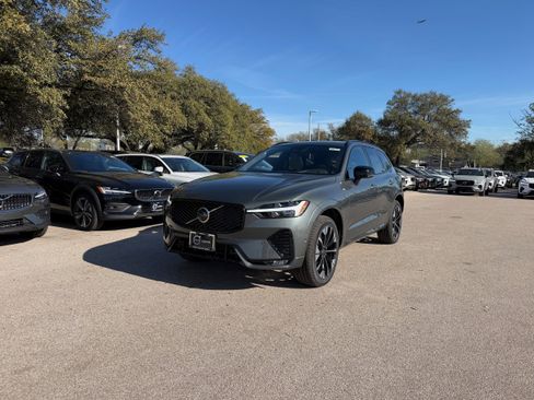 New 2026 Volvo XC60 B5 Plus w/ Climate Package image 2