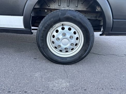 Used 2023 Ford Transit 250 Low Roof AWD image 27