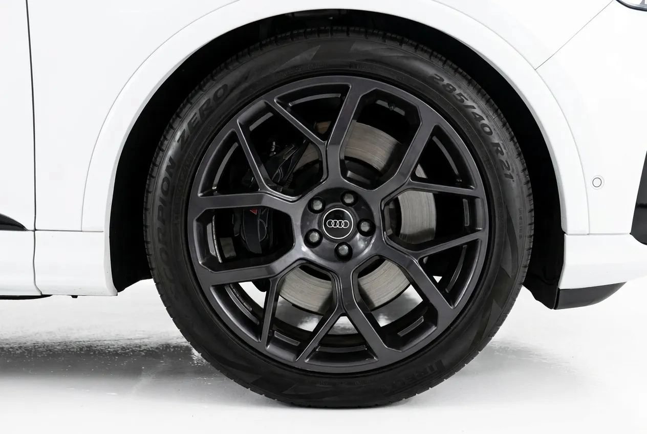 Used 2025 Audi SQ7 Premium Plus AWD/4WD image 7