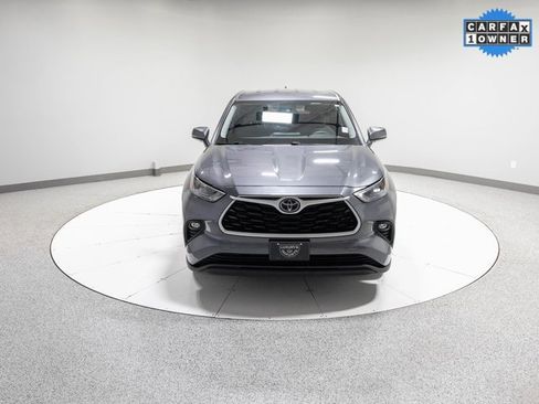 Used 2020 Toyota Highlander LE image 28