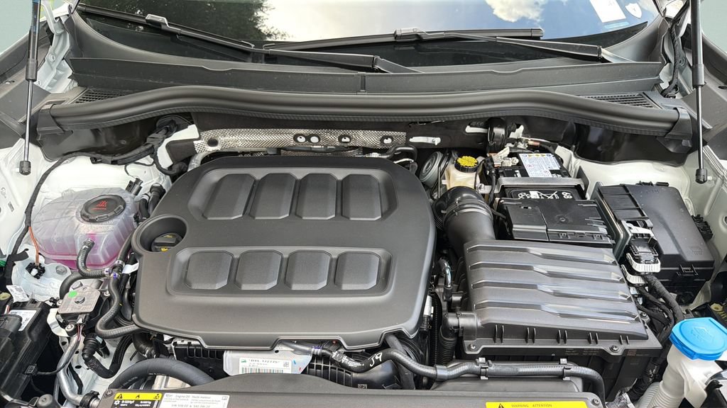 New 2026 Volkswagen Tiguan SE R-Line FWD image 35