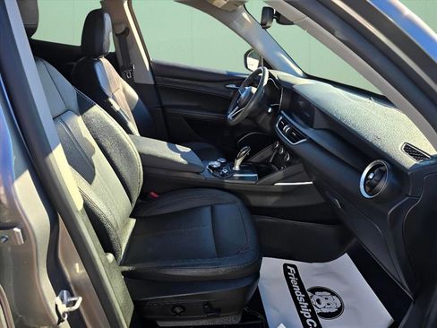 Used 2018 Alfa Romeo Stelvio AWD image 13