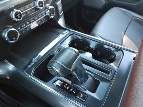 Used 2021 Ford F150 Lariat w/ Equipment Group 502A High image 26