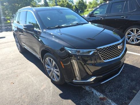 Used 2021 Cadillac XT6 Premium Luxury w/ Platinum Package AWD/4WD image 2
