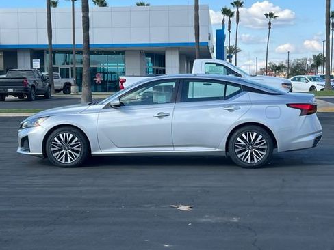 Used 2023 Nissan Altima 2.5 SV image 7