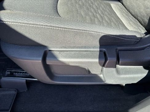 Used 2024 Nissan Pathfinder S image 13