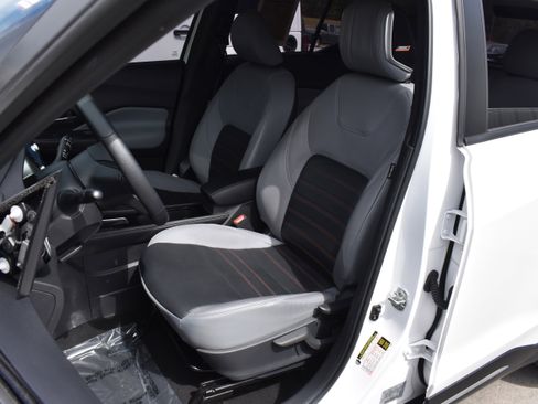 Used 2023 Nissan Kicks SR w/ SR Premium Package image 26