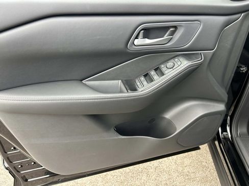 New 2026 Nissan Rogue SV FWD image 17