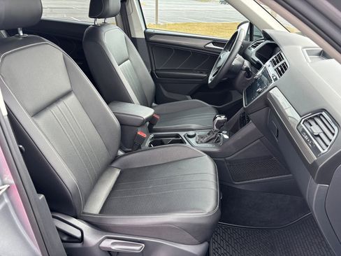 Used 2022 Volkswagen Tiguan SE image 21