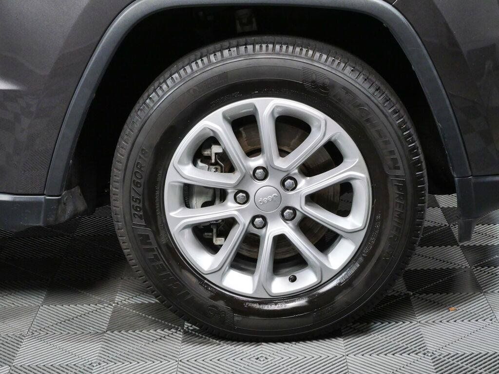 Used 2021 Jeep Grand Cherokee Laredo X RWD image 38