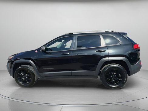 Used 2016 Jeep Cherokee Trailhawk w/ Comfort/Convenience Group image 17