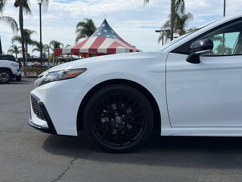 Used 2021 Toyota Camry SE w/ Convenience Package FWD image 22
