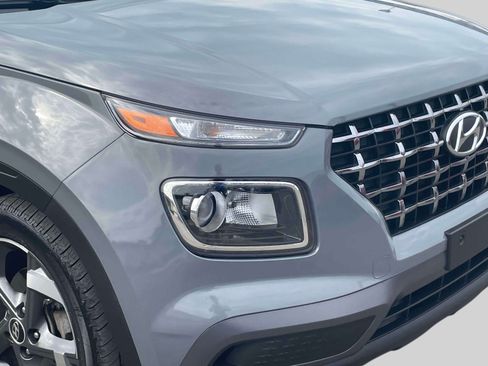 Used 2022 Hyundai Venue SEL FWD image 9
