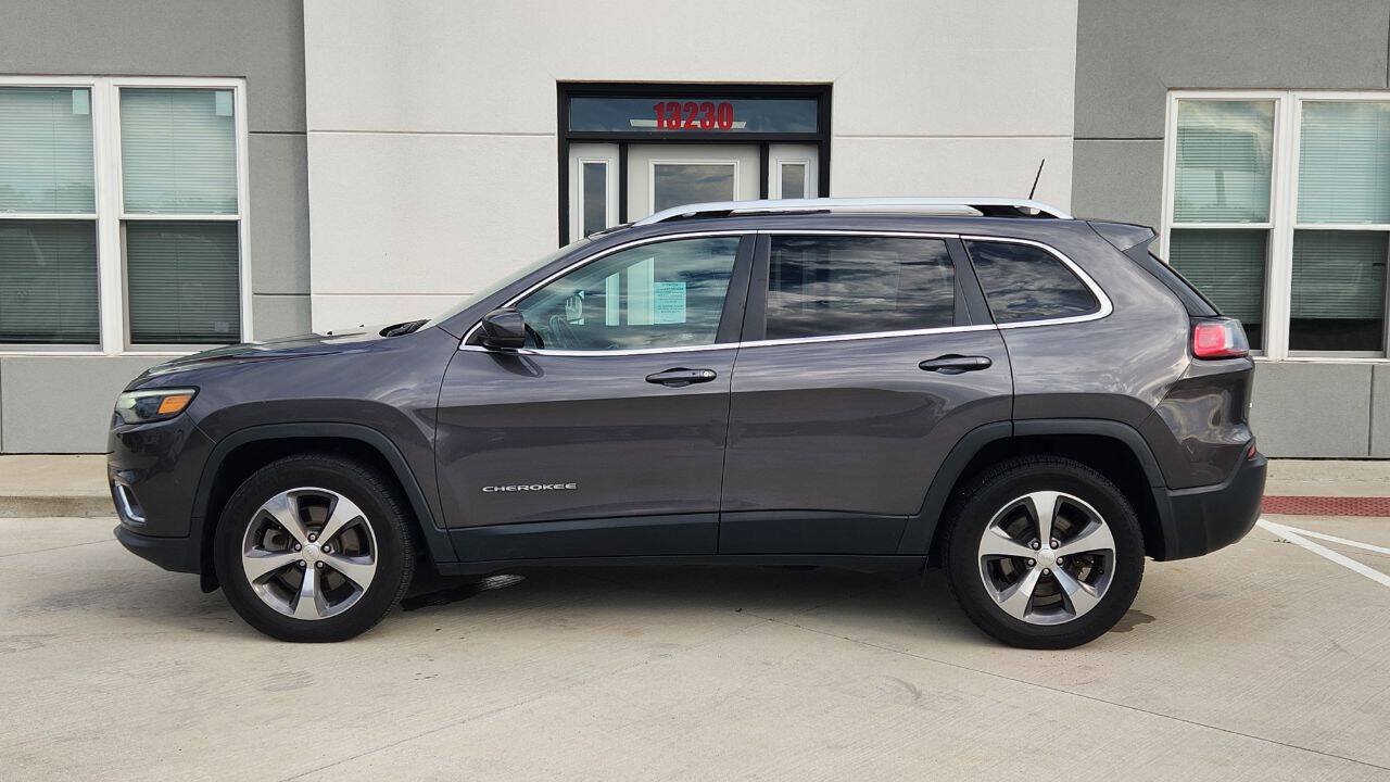 Used 2019 Jeep Cherokee Limited AWD/4WD image 3