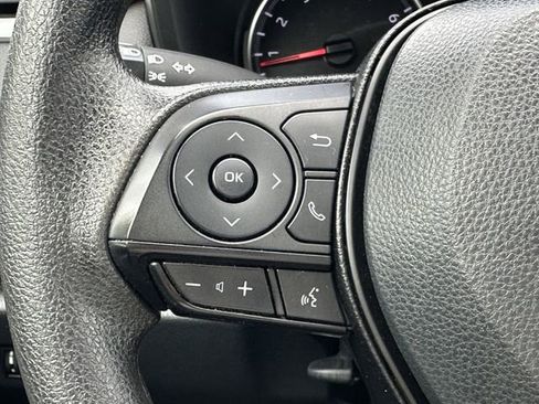 Used 2022 Toyota RAV4 LE FWD image 26