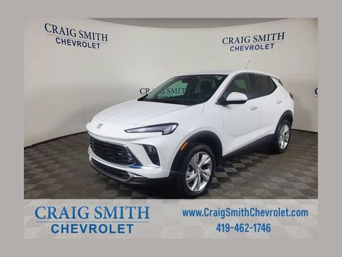 Used 2025 Buick Encore GX Preferred AWD/4WD image 1
