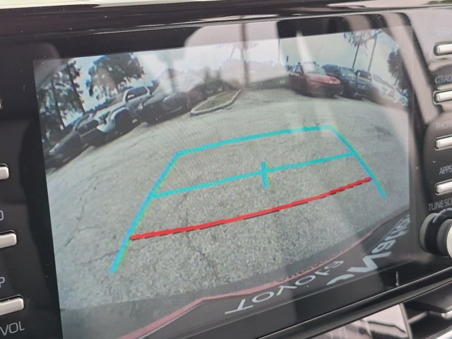 Used 2024 Toyota Sienna XLE FWD image 13