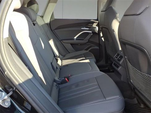 Used 2025 Audi Q5 Premium Plus w/ Premium Plus image 12