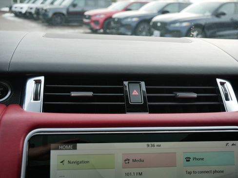 Used 2020 Land Rover Range Rover Sport SVR image 25