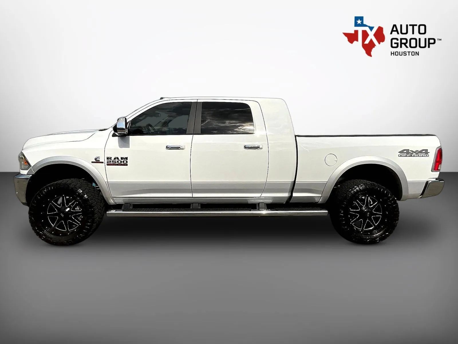 Used 2017 RAM 2500 Laramie w/ Snow Chief Group AWD/4WD image 10