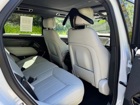 Certified 2025 Land Rover Range Rover Sport SE AWD/4WD image 15