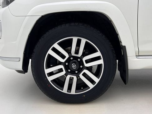 Used 2021 Toyota 4Runner Limited AWD/4WD image 27