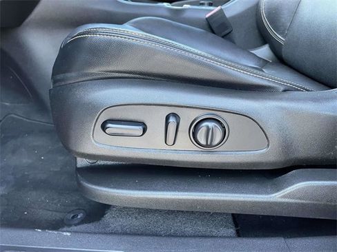 Used 2021 GMC Terrain SLT image 19